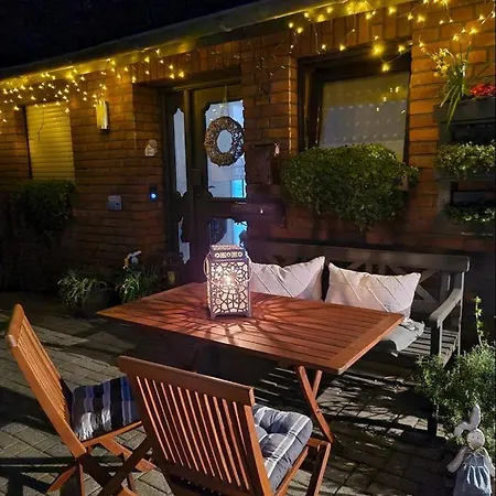 Kuehles Souterrain Mit Privater Sauna Und Terrasse Lägenhet