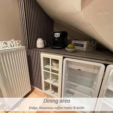 Lägenhet Kuehles Souterrain Mit Privater Sauna Und Terrasse Duisburg