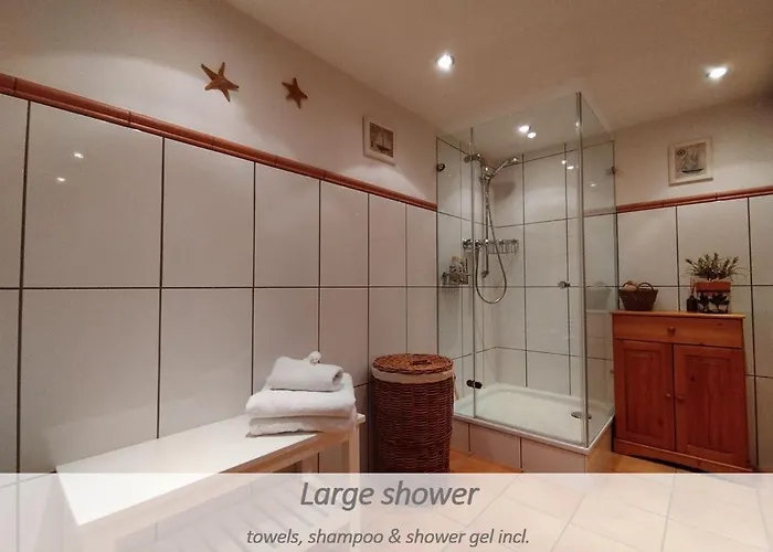 Souterrain-apartment Mit Privater Sauna شقة